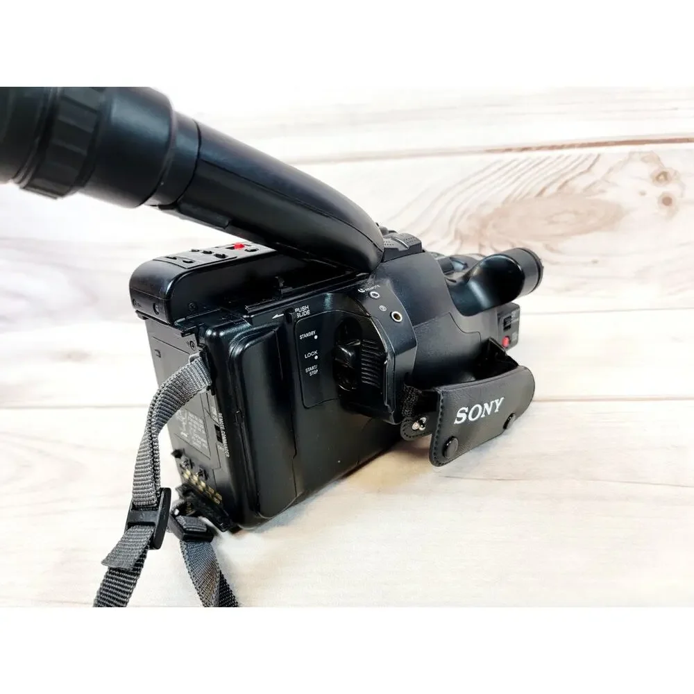 Vintage Sony Video Camera Handycam CCD-F401 Video 8 READ